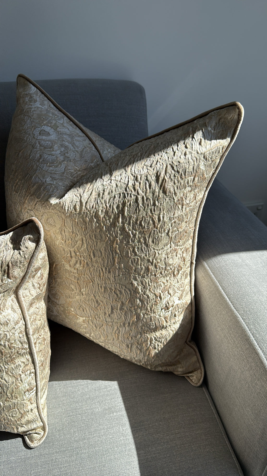 Lumiere Amour | Cushion Cover