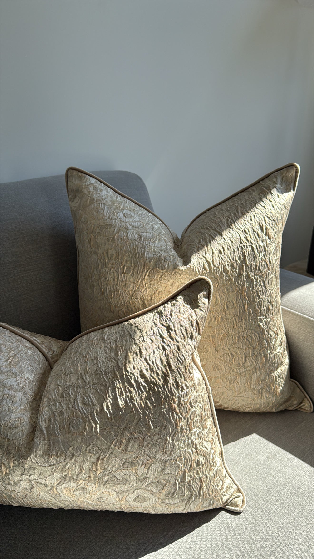 Lumiere Amour | Cushion Cover