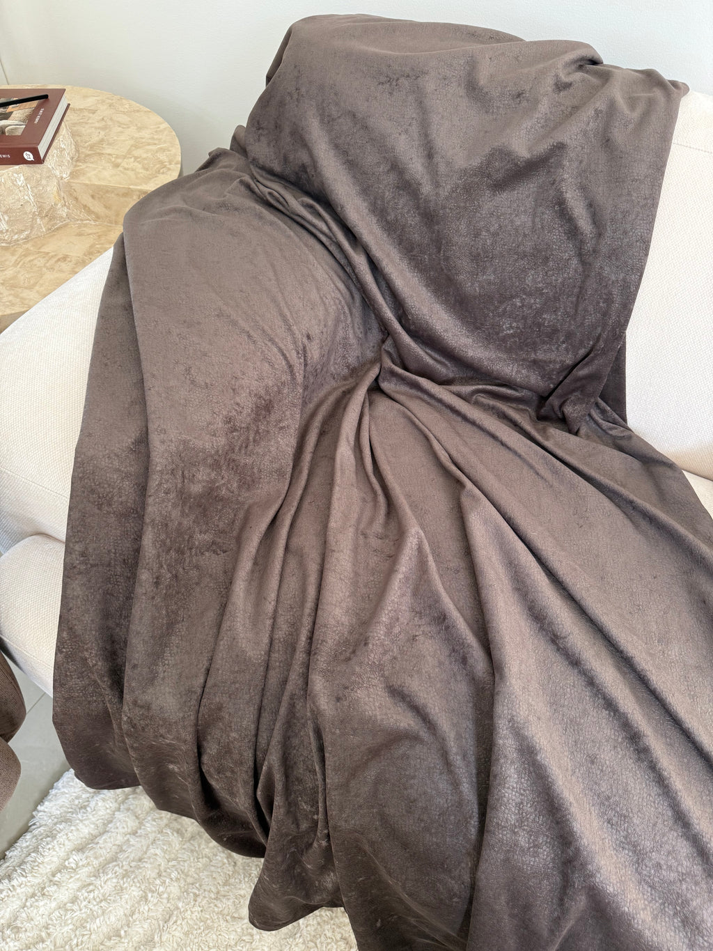 Chocolate brown throw blanket (PRE-ORDER)