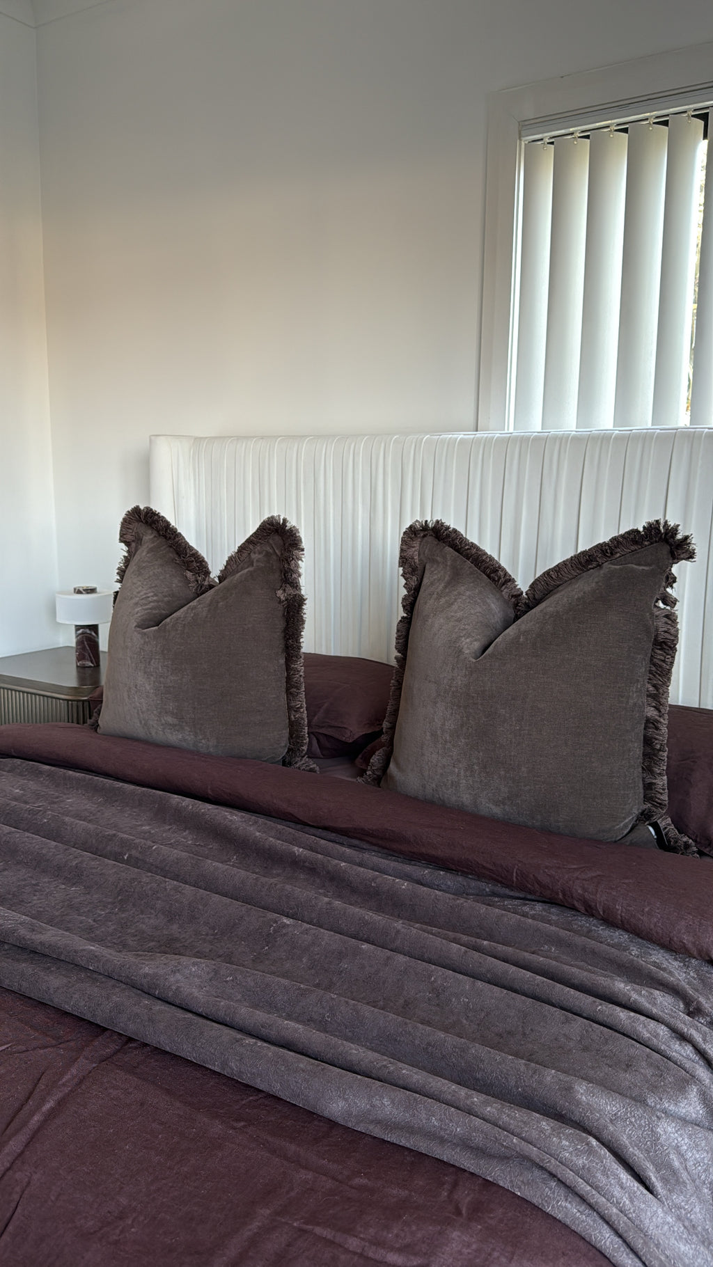 Chocolate brown throw blanket (PRE-ORDER)
