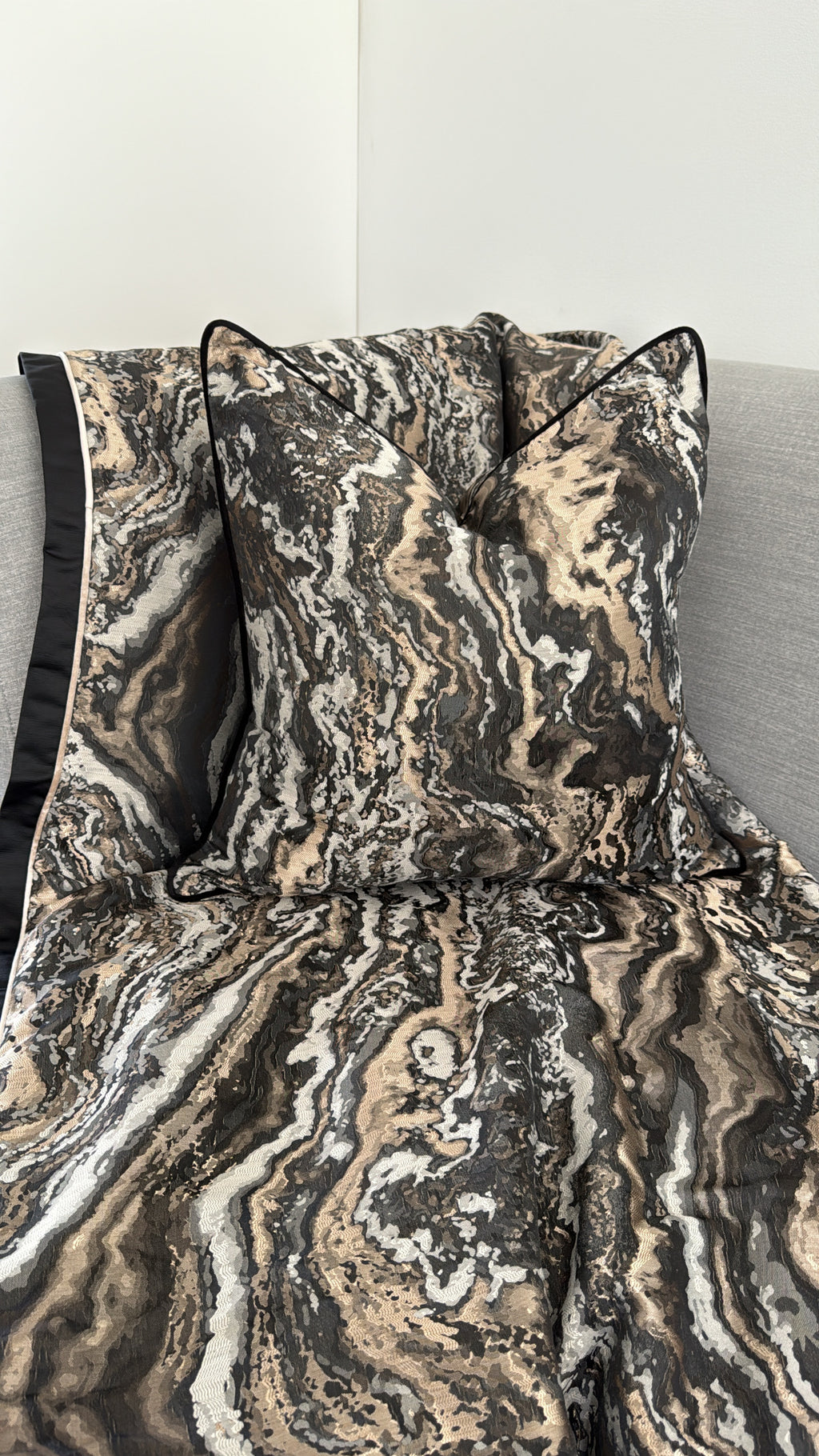 Golden | Luxury Throw